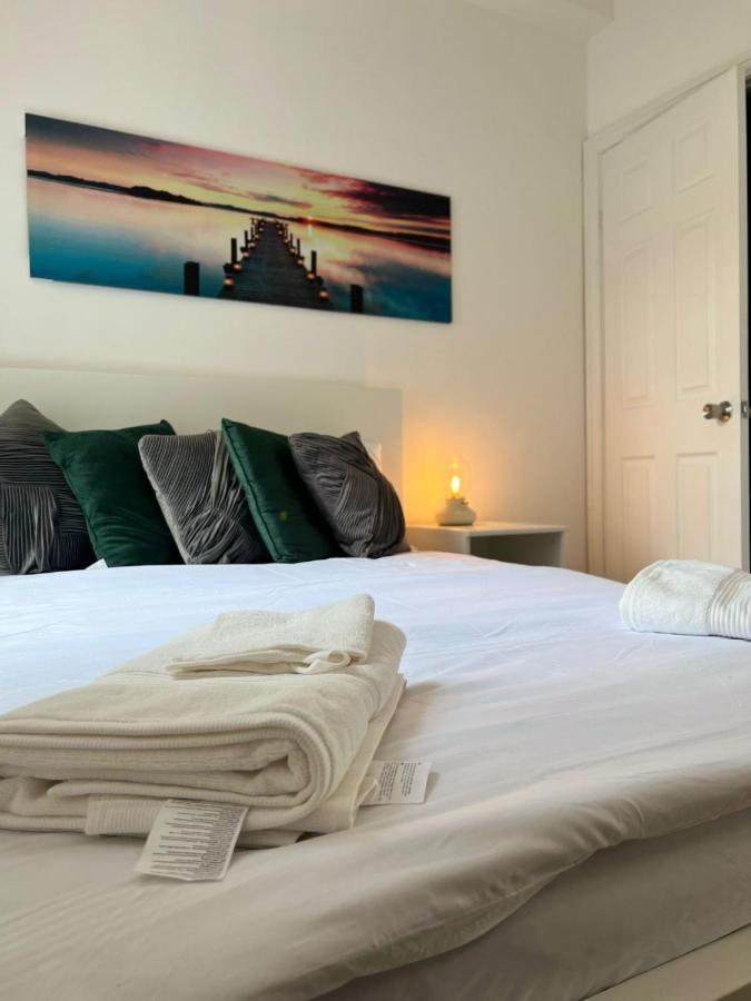 93 West Road Hotel ลอนดอน ภายนอก รูปภาพ