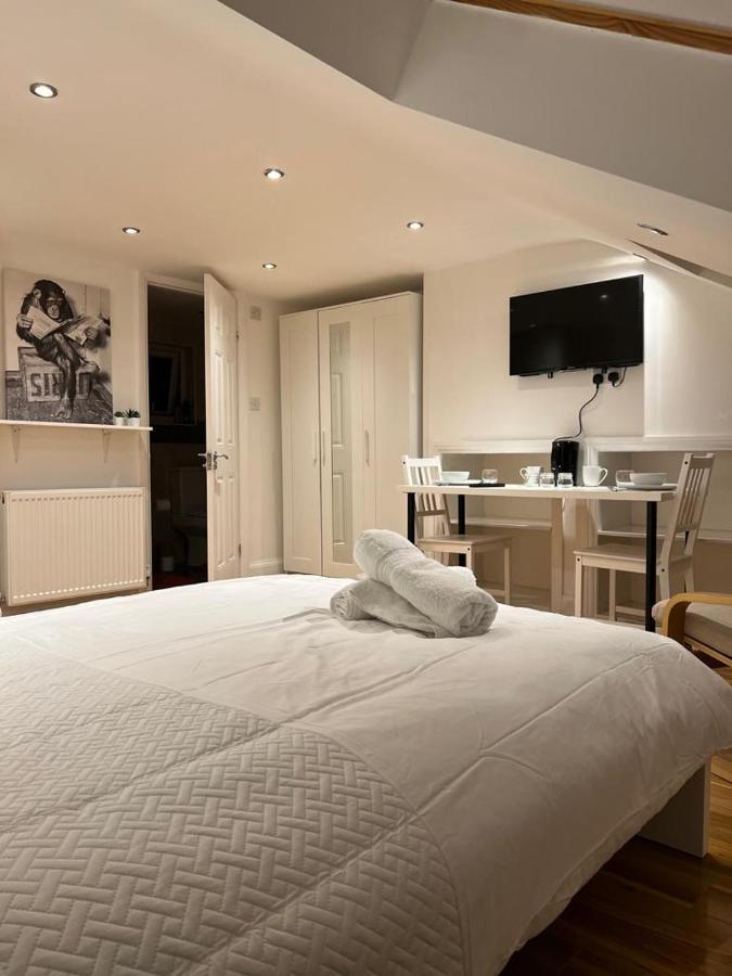 93 West Road Hotel ลอนดอน ภายนอก รูปภาพ